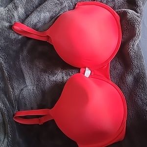 Red Victorias secret Bra size 40DDD